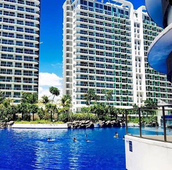 Azure C2 Balcony Wifi Near Mall Airport Multiple Units Paranaque City Экстерьер фото
